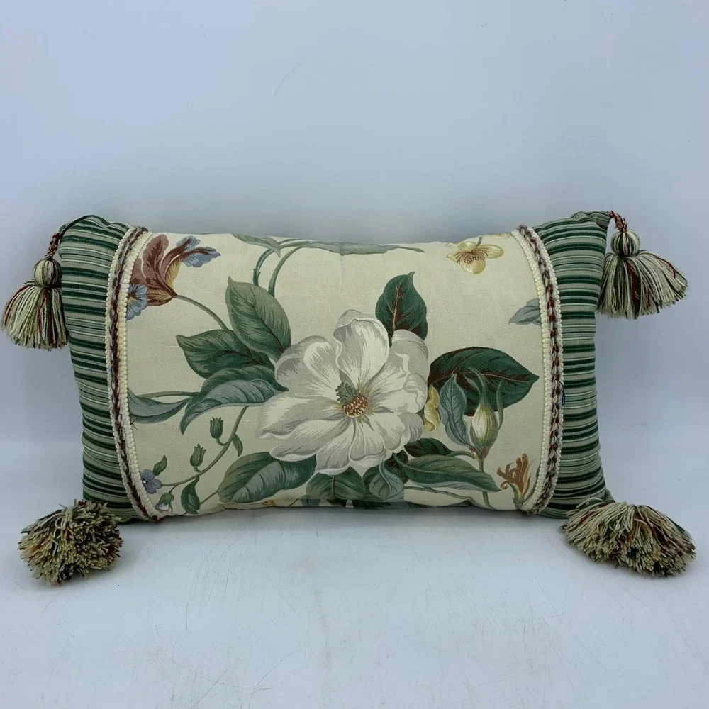 Vtg Williamsburg Floral Magnolia Lumbar Pillow Cottage Southern Tassels 2003